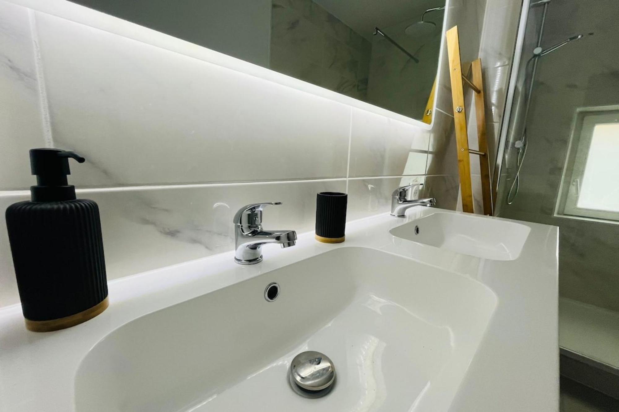 L'Horreum Appartement Proche Des Halles Wifi Narbona Exterior foto